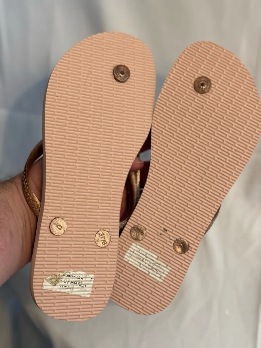 Havaianas Tropical Floral Pink Orange Flip Flops with Metallic Gold Straps - Picture 3 of 3